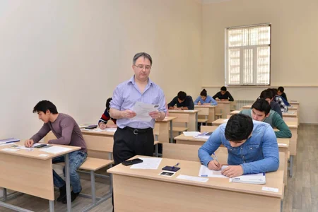​Bakı Ali Neft Məktəbində semestr imtahanlarını britaniyalı müəllimlər keçirir