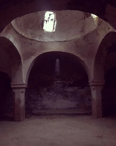 Bakıda dağılmaq təhlükəsi ilə üz-üzə olan tarixi hamam reyestrə daxil ediləcək