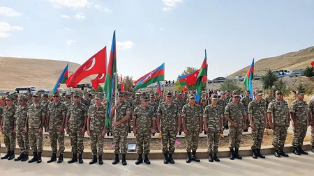 Acıdərə Türk şəhidliyinə yürüş keçirilib