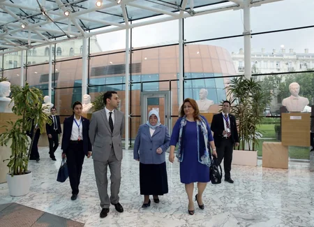 Türkiyə baş nazirinin xanımı Xalça Muzeyi və Beynəlxalq Muğam Mərkəzi ilə tanış olub