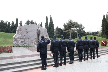 Azərbaycan xalqı Heydər Əliyevin xatirəsini yad edir - FOTOREPORTAJ
