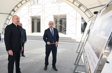 Prezident Xankəndidə Qarabağ Universitetində görülən işlərlə tanış olub - YENİLƏNİB