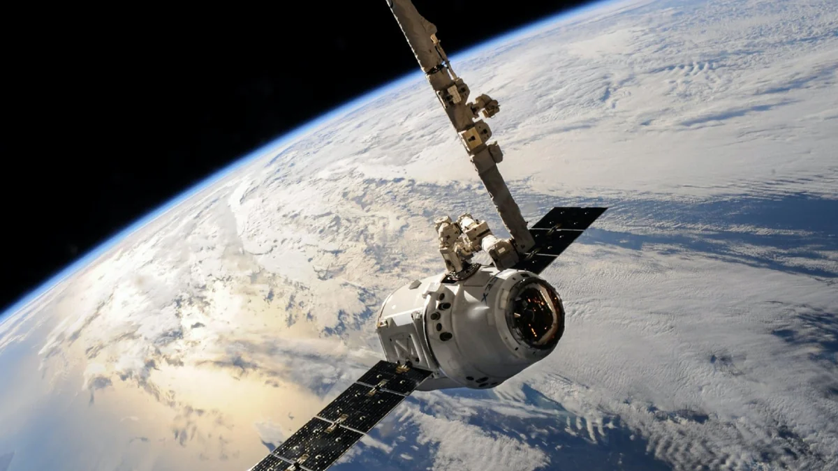 Компания SpaceX запустила ракету со спутниками Starlink