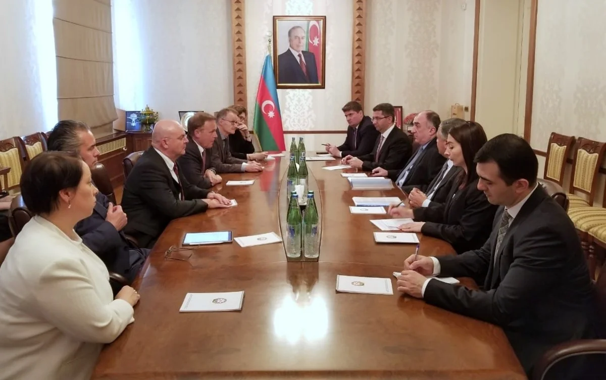 Elmar Məmmədyarov Almaniya Bundestaqının vitse-prezidentini qəbul edib