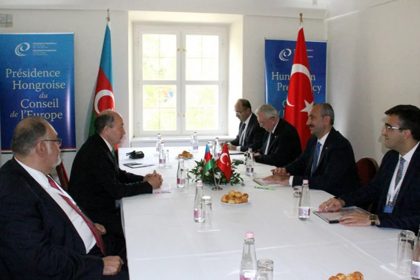 Fikrət Məmmədov Türkiyənin ədliyyə naziri ilə görüşüb