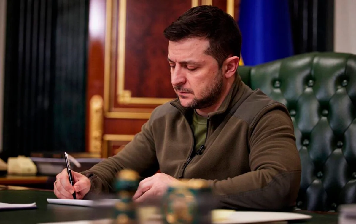 Зеленский подписал закон о воинском учете 17-летних граждан призывного возраста