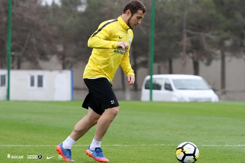 “Neftçi”nin futbolçusu: “Birinci yerdə olmağımız təəccüblü deyil” - MÜSAHİBƏ