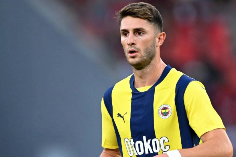 Türkiyə millisinin futbolçusu Fənərbağçadan ayrılmaq istəyir