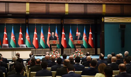 Azerbaijani and Turkish presidents making joint statements to press