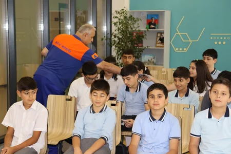 “Azərişıq” Füzulidə ilk dəfə şagirdlərlə maarifləndirici tədbir keçirib