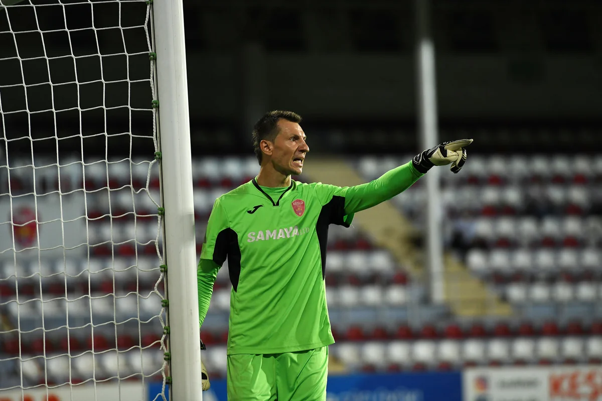 Keşlənin qapıçısı: Kim layiqdirsə, o da çempion olsun