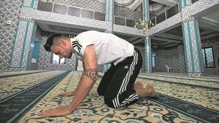 ​Almaniyalı futbolçu islamı qəbul edib