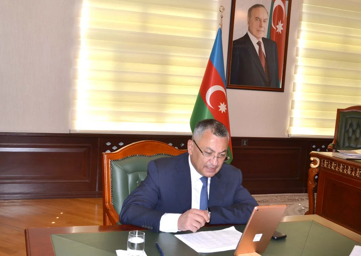 Dövlət Komitəsinin sədri məcburi köçkünlərin şikayətlərini dinləyib