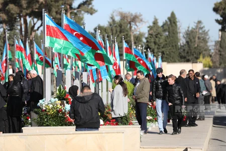 Азербайджанский народ в День Победы чтит память шехидов