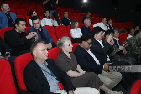 Аккредитованные в Азербайджане дипломаты посетили Лачынский киноклуб