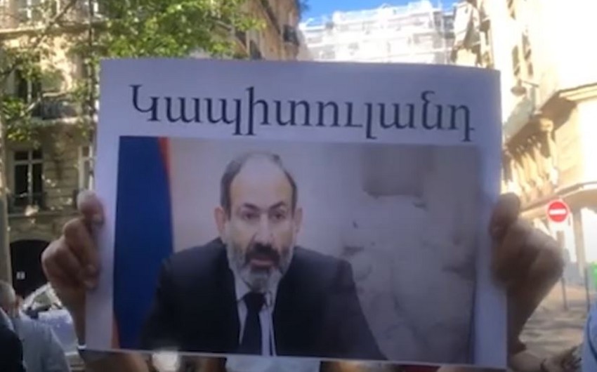 Nikol Paşinyan Parisdə təhqir edildi