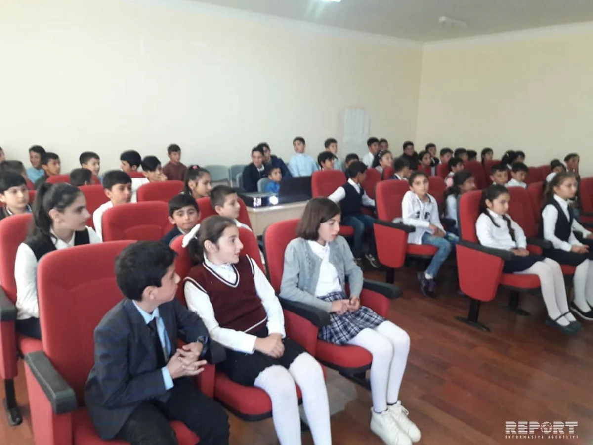 Cəlilabadda məktəblilərə internetdəki təhlükələrdən danışılıb - VİDEO