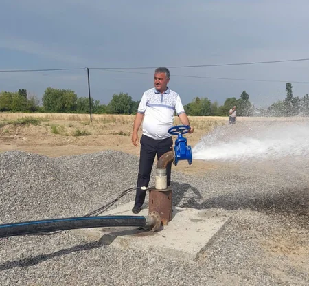 Füzulinin Qayıdış qəsəbəsində yeni subartezian quyusu istifadəyə verilib