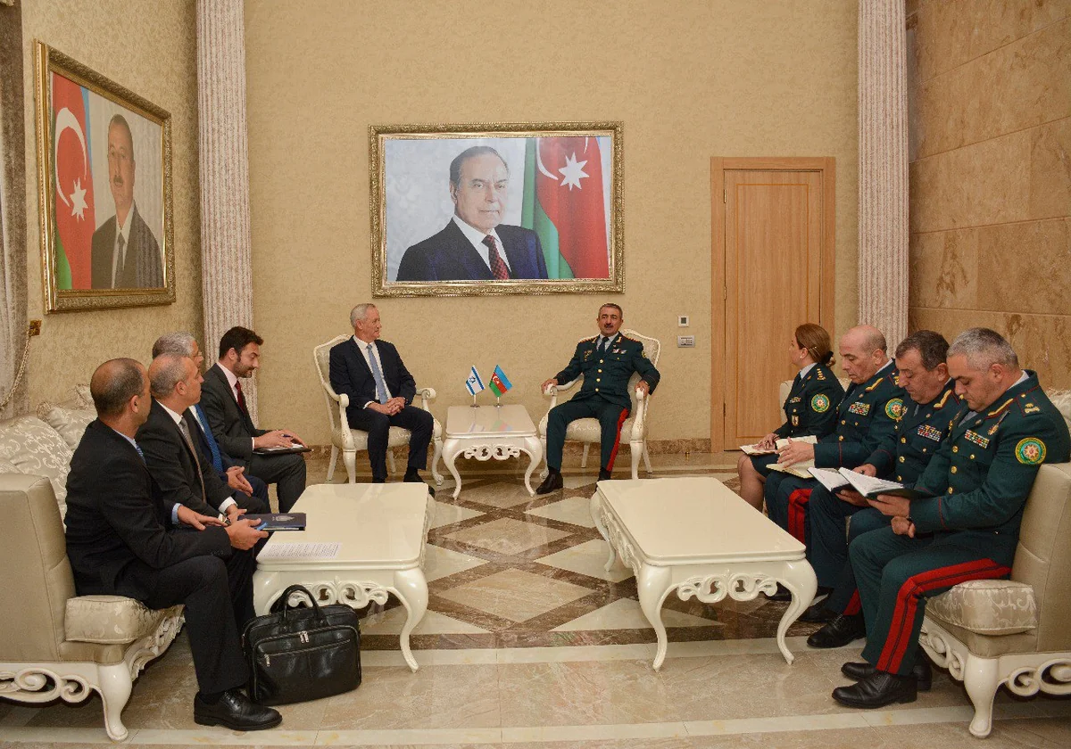 DSX rəisi İsrailin müdafiə naziri ilə əməkdaşlıq məsələlərini müzakirə edib