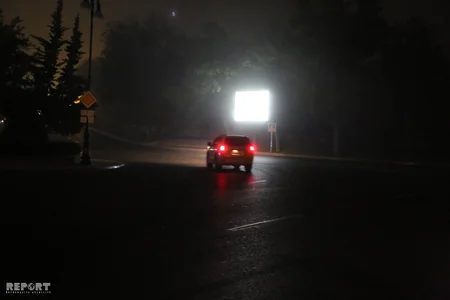Bakı şəhərinin üzərini su buxarı bürüyüb - FOTO