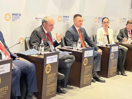Baş prokuror Kamran Əliyev Peterburq Beynəlxalq İqtisadi Forumunda çıxış edib