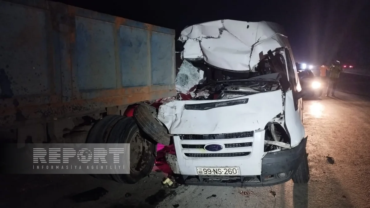 Kürdəmirdə “Ford” “KamAZ”a çırpılıb, ölən və yaralanan var