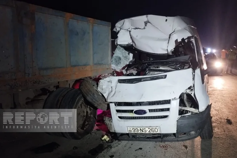 Kürdəmirdə “Ford” “KamAZ”a çırpılıb, ölən və yaralanan var