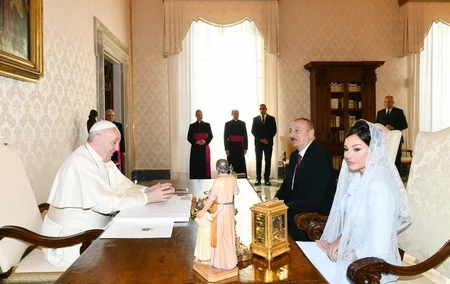 Prezident İlham Əliyev Vatikanda Papa Fransisk ilə görüşdü - FOTO - YENİLƏNİB