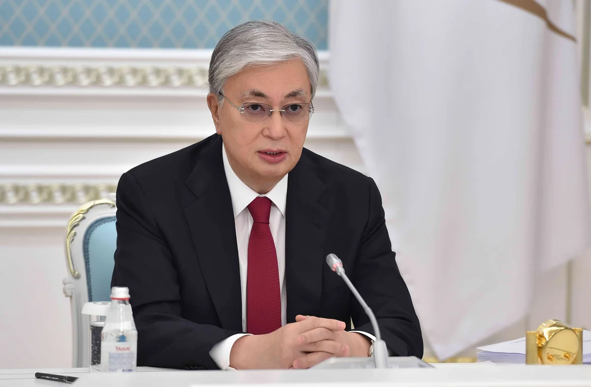 Tokayev: “Qazaxıstan indiki şəraitdə çoxvektorlu siyasət aparmalıdır”