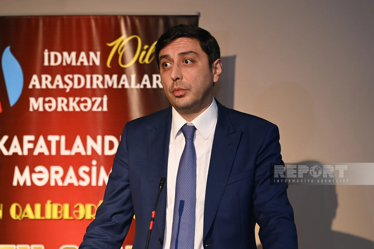 Fərid Qayıbov jurnalistlərdən onu bir daha ilin idman xadimi seçməmələrini xahiş edib