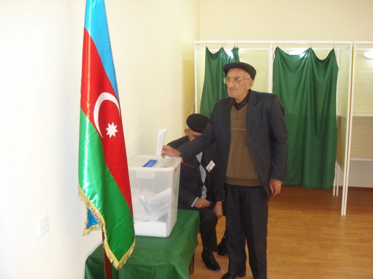 Azərbaycanda yaşı 100 və daha artıq olan seçicilərin sayı açıqlanıb
