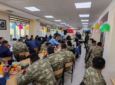 Dünya Azərbaycanlılarının Həmrəyliyi Günü və Yeni il münasibətilə Azərbaycan Ordusunda silsilə tədbirlər keçirilib