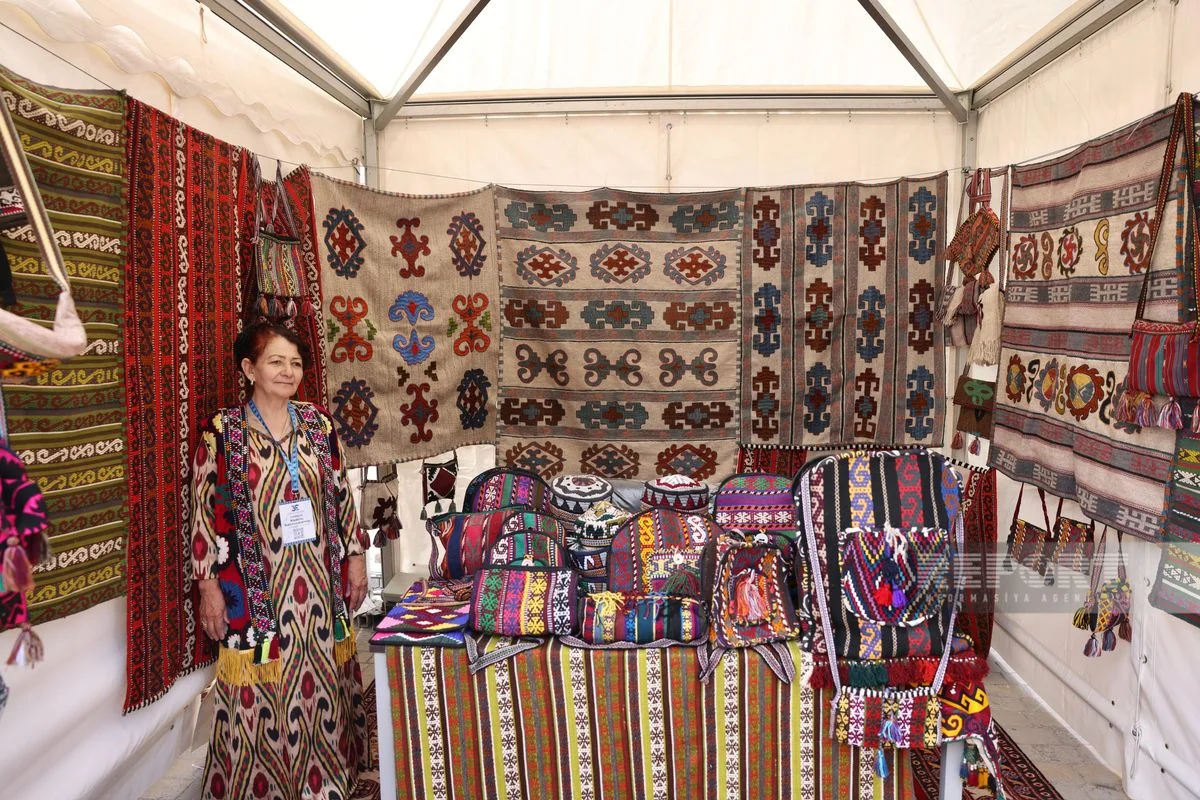 Azərbaycanda ilk dəfə keçirilən Beynəlxalq Xalça Festivalının açılışı olub -  VİDEO