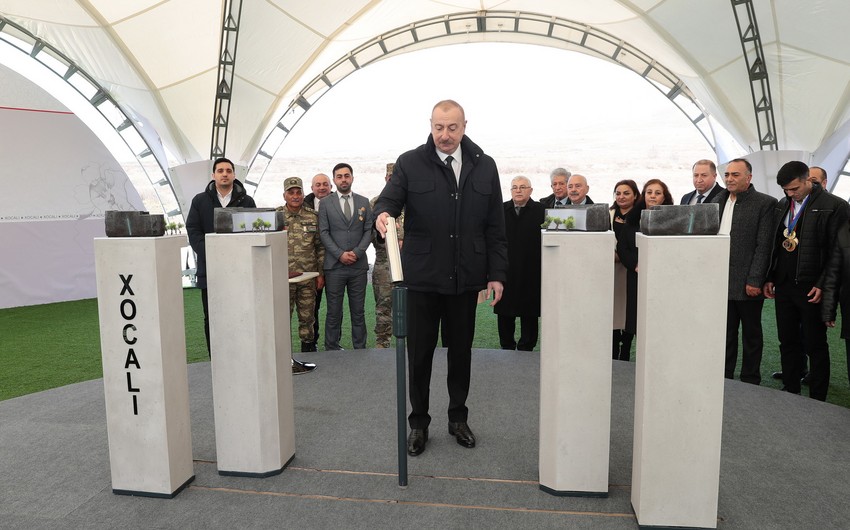 Prezident Xocalıda soyqırımı memorialının təməlini qoyub, Xankəndi şəhərində olub - YENİLƏNİB-3