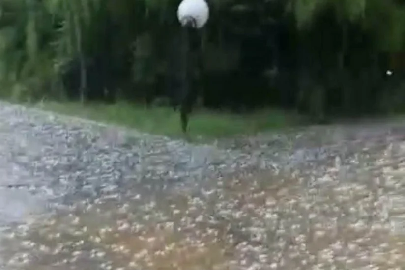 Azərbaycanın şimal rayonlarına güclü dolu yağıb
