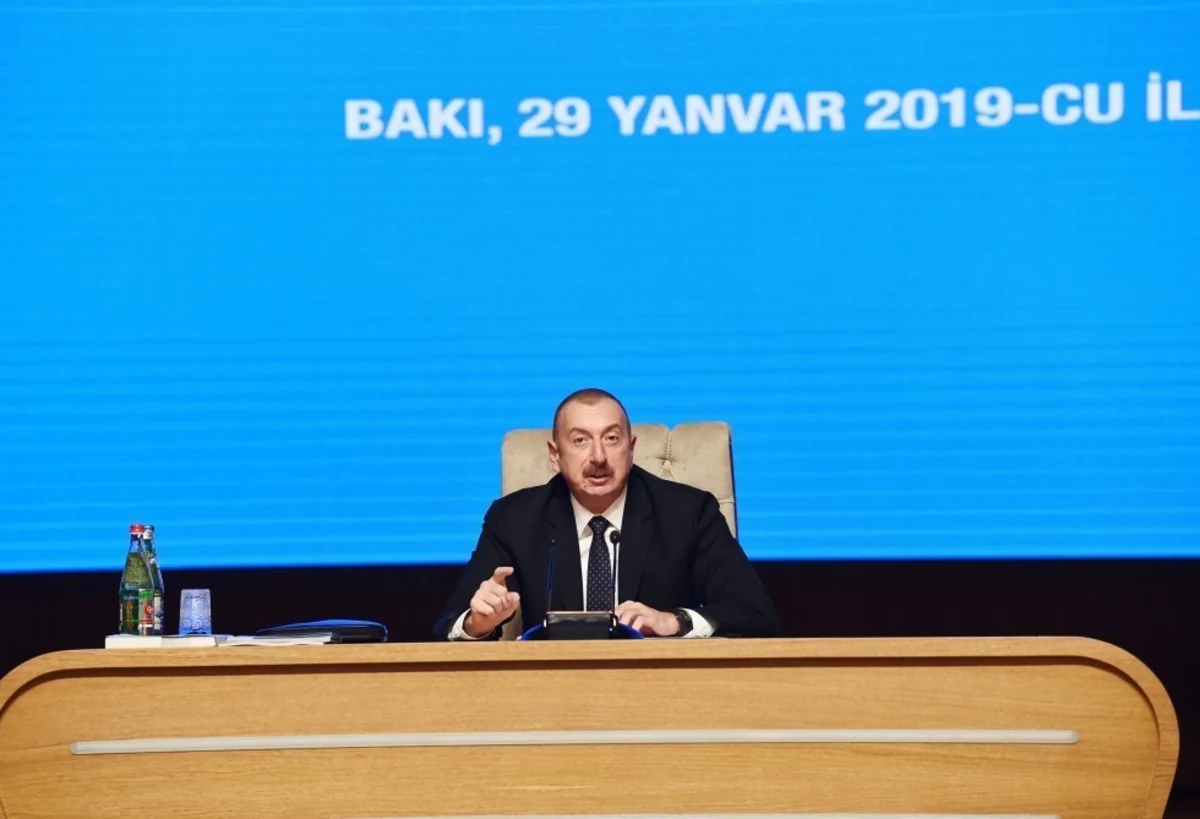 Prezident: “Dövlət qurumlarında aparılan struktur islahatları iş yerlərinin ixtisarına gətirib çıxarmamalıdır”