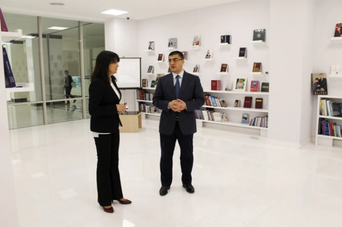 ​Türkmənistan səfiri Mərkəzi Elmi Kitabxanada olub