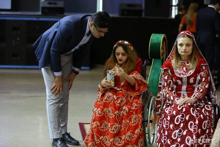 Sağlamlıq imkanları məhdud uşaq və gənclərin əl işlərindən ibarət sərgi və konsert proqramı təşkil olunub