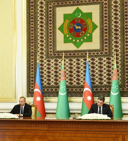 Azerbaijan, Turkmenistan sign bilateral documents