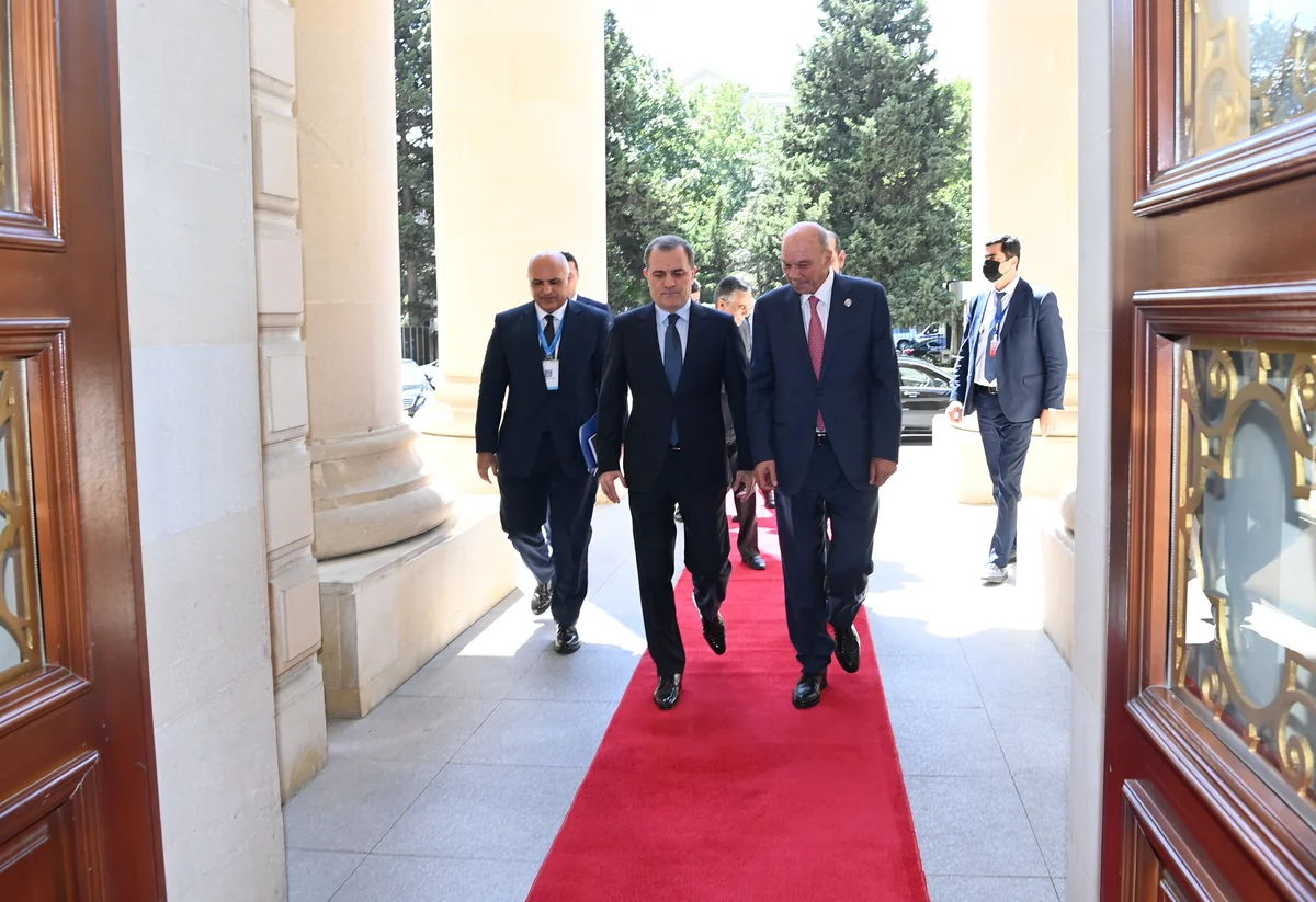 Ceyhun Bayramov İordaniya Senatının sədri ilə görüşüb