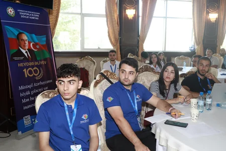IV Yay Düşərgəsi çərçivəsində “Azərbaycanın müstəqillik tarixi”nə həsr olunan panel keçirilib