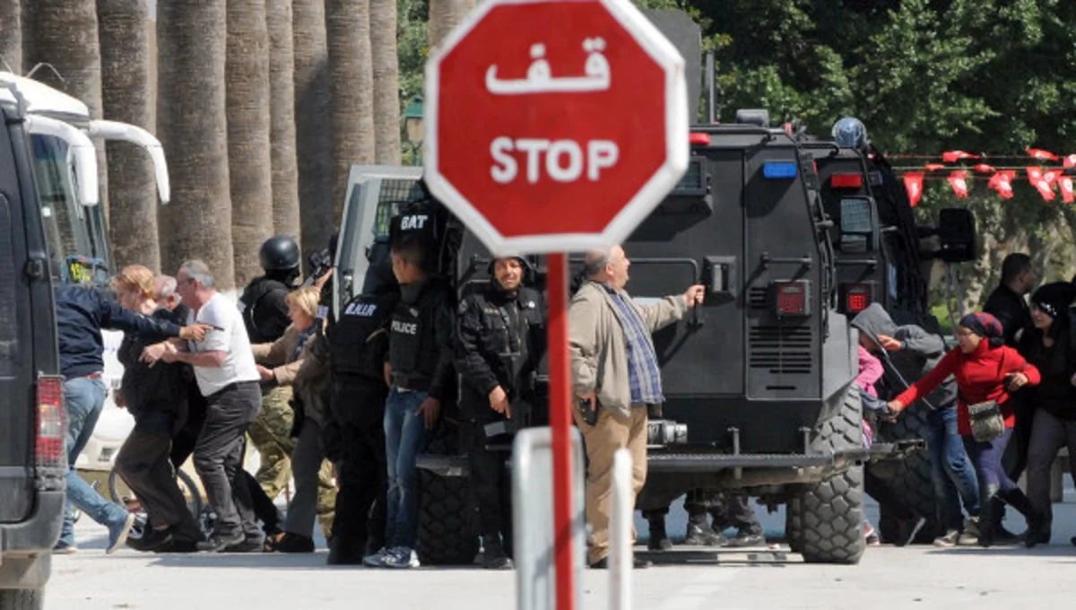 Олланд: Число погибших в Тунисе французов может возрасти до трех