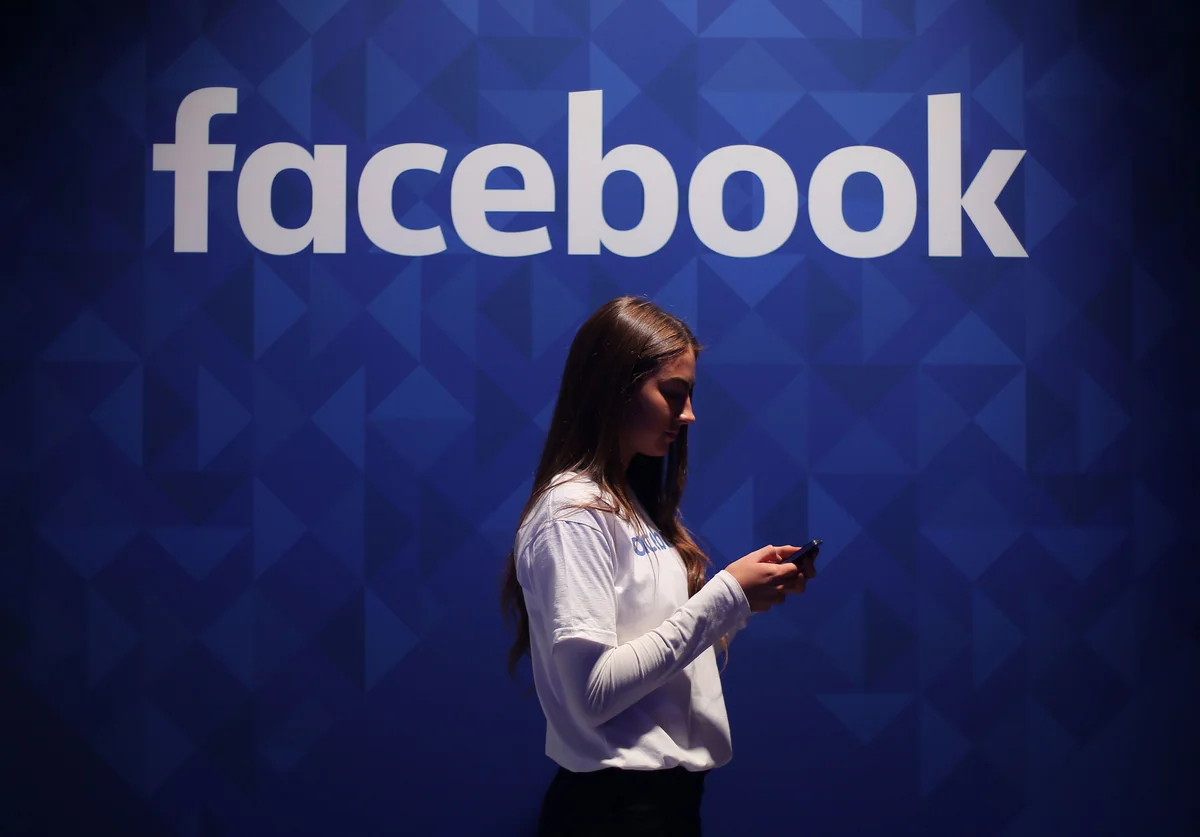 Facebook предупредил о блокировке пользователей за отказ от антифейка
