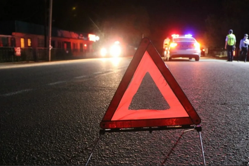 Qazaxda avtomobil iki piyadanı vurub