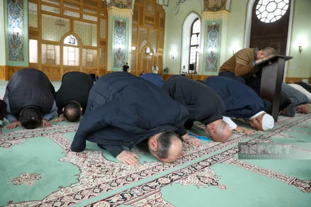 Prayers read in Azerbaijani mosques for plane crash victims