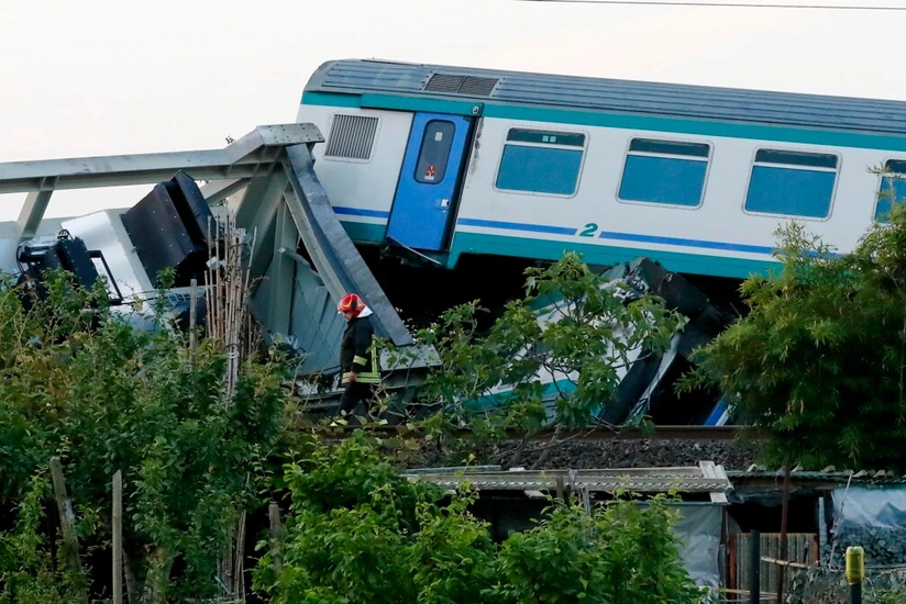 Sumqayıtda yük qatarı ilə sərnişin avtobusu toqquşub, bələdçi ölüb - VİDEO - YENİLƏNİB