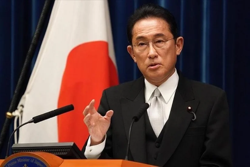 Japanese PM urges G7 summit participants to oppose Russia's nuclear threats