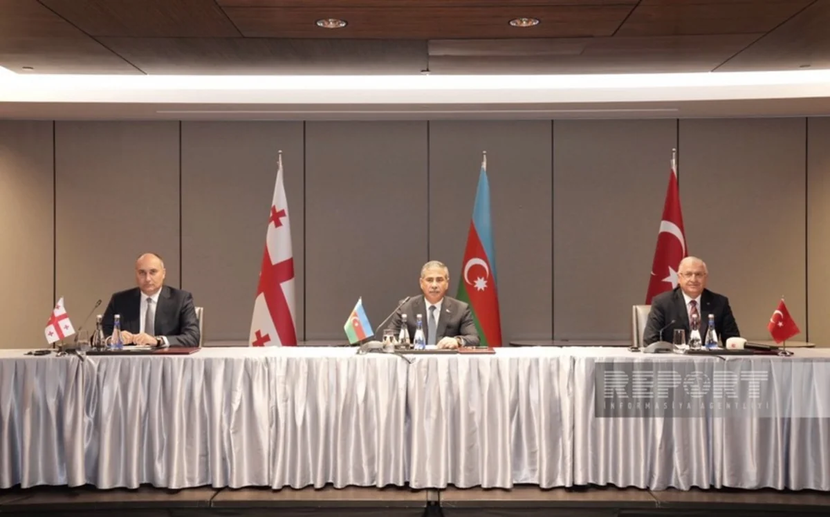 Müdafiə nazirlərinin Bakı toplantısı - Azərbaycan, Türkiyə və Gürcüstan vahid cəbhədə yer alır - ŞƏRH