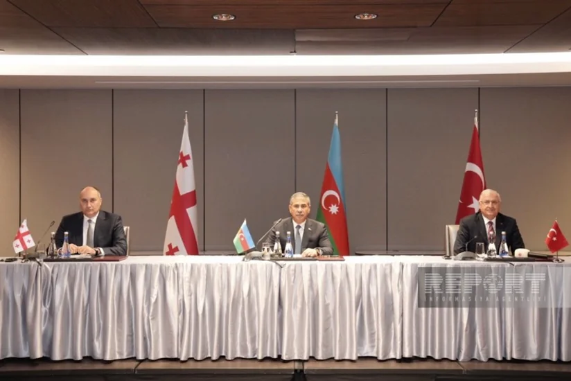 Müdafiə nazirlərinin Bakı toplantısı - Azərbaycan, Türkiyə və Gürcüstan vahid cəbhədə yer alır - ŞƏRH