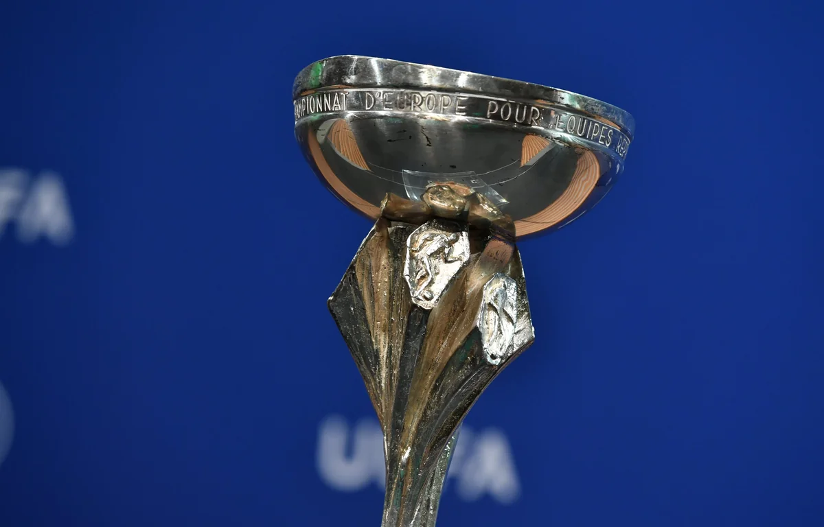 UEFA qarşıdakı Avropa çempionatlarının ev sahiblərini açıqladı